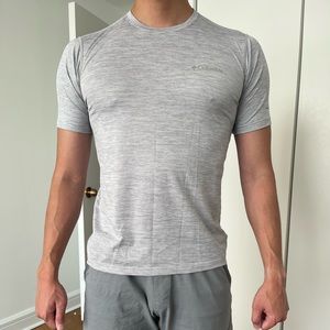 Men’s Columbia T shirt Size Small